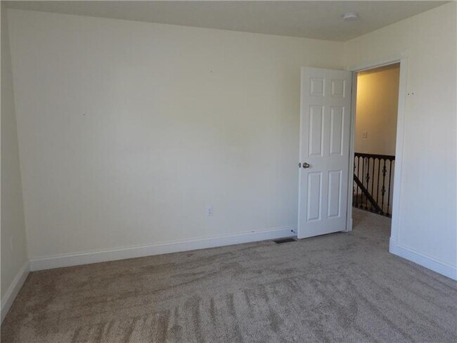 Building Photo - 1345 Sandstone Dr