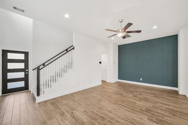 Building Photo - 21131 Medina River Dr