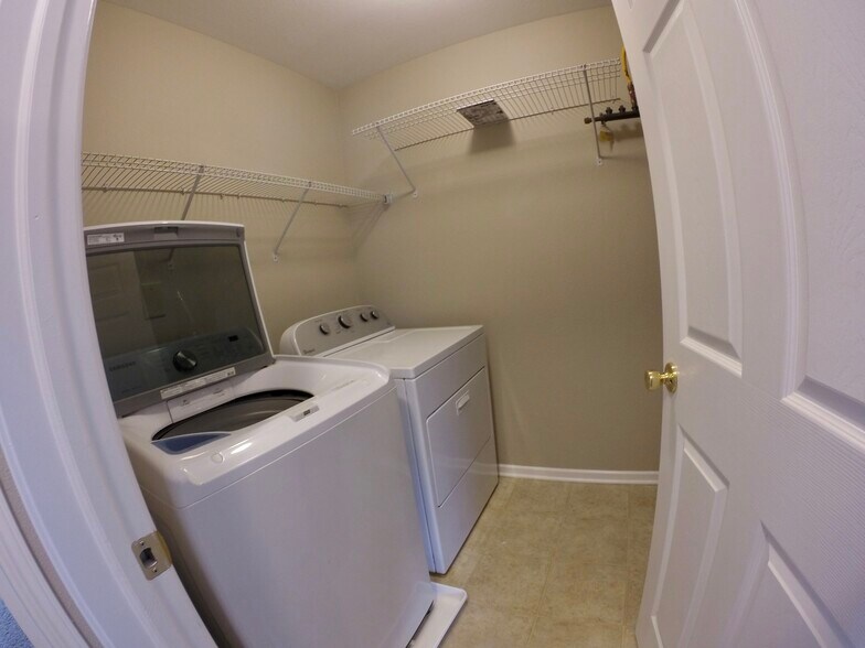 Laundry Room - 10223 Cumberland Pointe blvd
