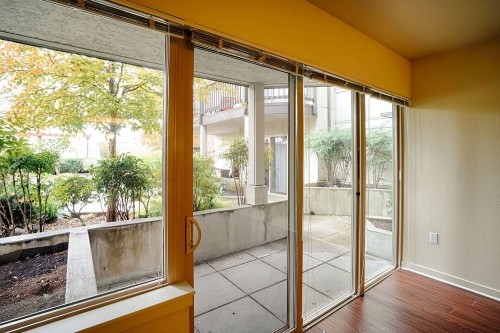 Building Photo - John Court - 2 bedrooms