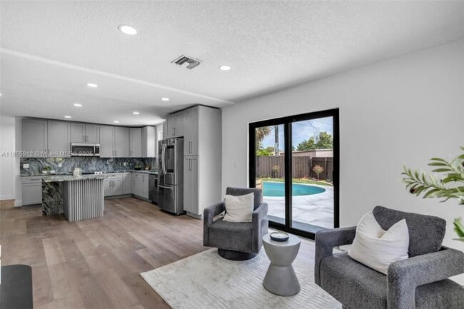 Building Photo - 4 bedroom in Ft Lauderdade FL 33312