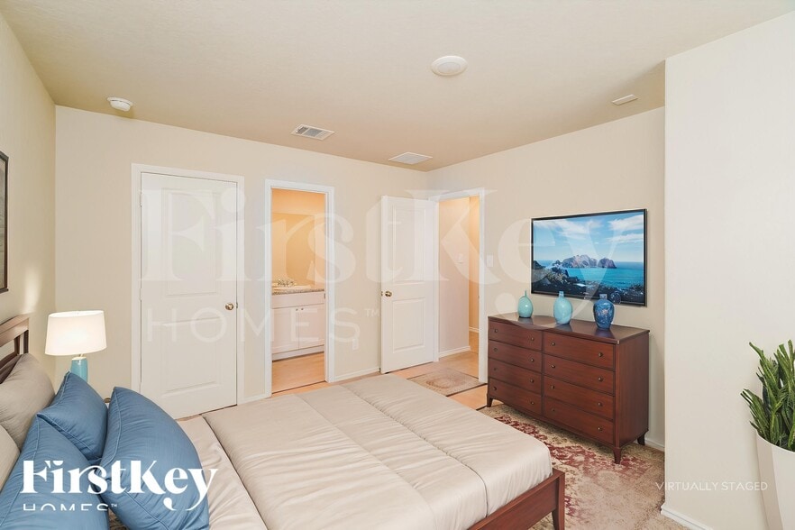 Building Photo - 13115 Rosemary Cove