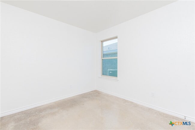 Building Photo - 1301 Concord Dr