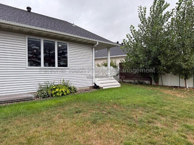 Building Photo - 3539 Woodbury Ct S