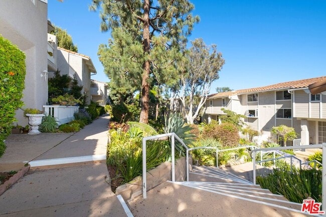 Building Photo - 28240 Rey De Copas Ln