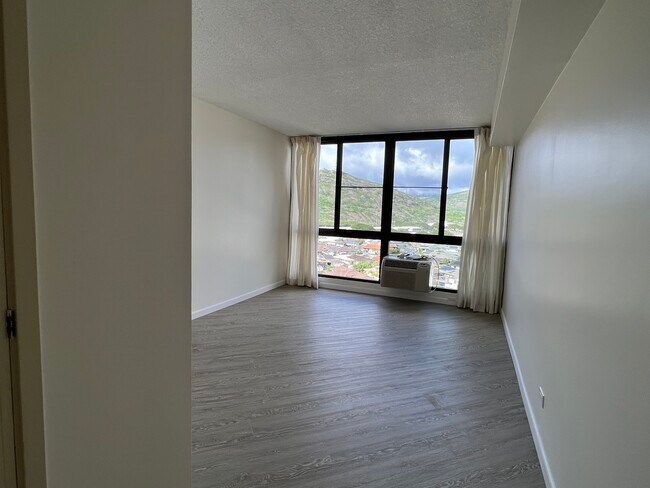 Building Photo - 5070 Likini St