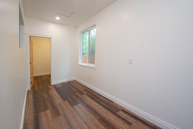 Building Photo - 1324 Zarvis Pl