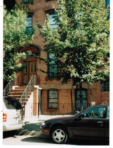 Building Photo - 122 India St