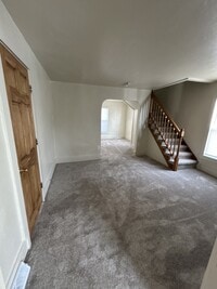 Building Photo - 411 W 9th St