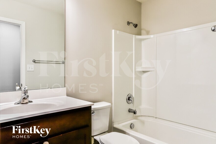 Building Photo - 1701 Ridgeway Trl