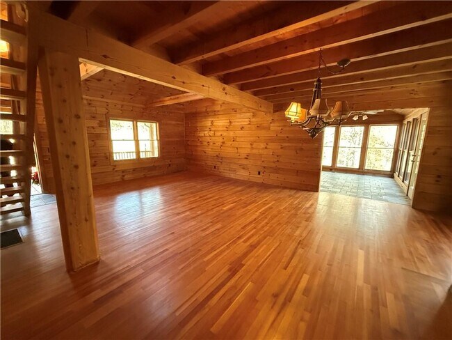 Building Photo - 2405 Mountain Rd