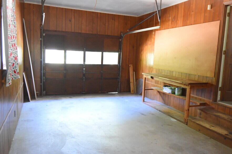 Building Photo - 1502 Parmele Dr