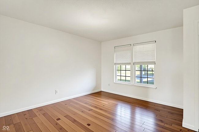 Building Photo - 2161 Silver Rose Dr