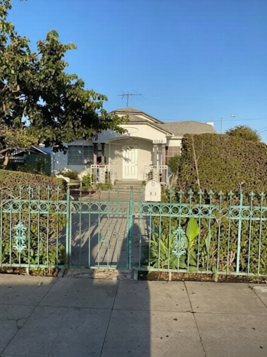 Building Photo - 5758 11th Ave