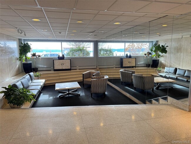 Building Photo - 103 Gedney St