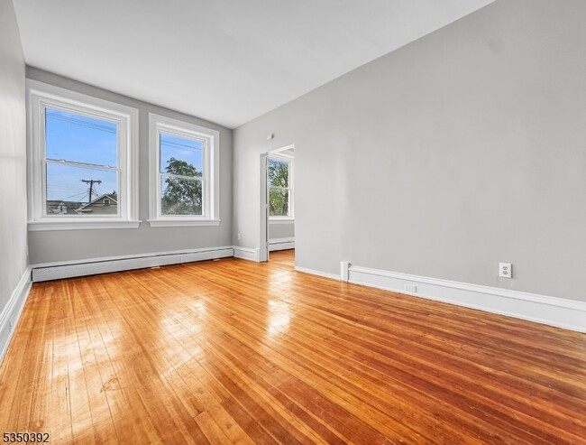 Building Photo - 154 Hudson St