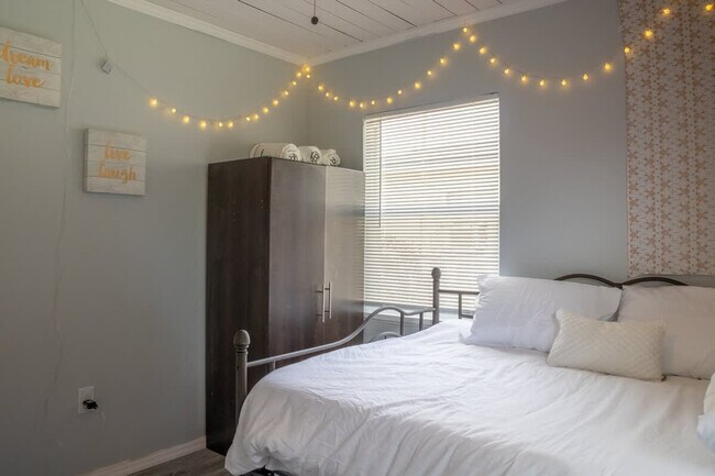 Building Photo - 123 Oconee St