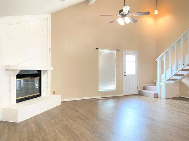 Building Photo - 725 Lapwing Rd