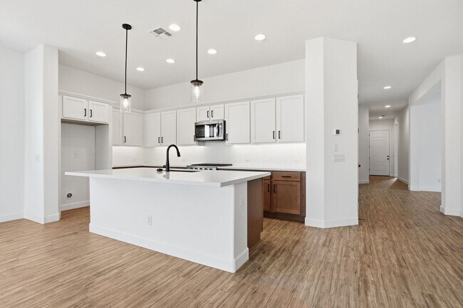 Building Photo - 2942 Manzanilla Ave
