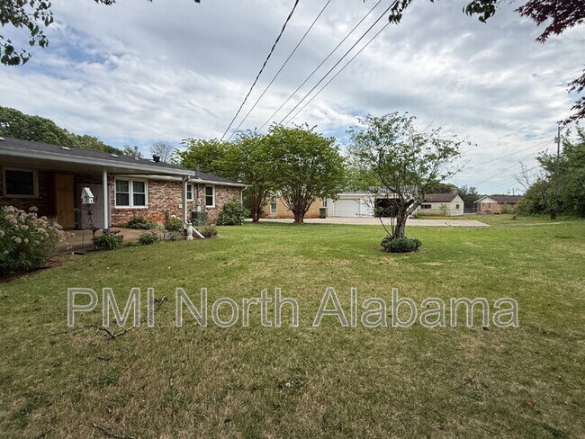 Building Photo - 413 Harolds Dr NW