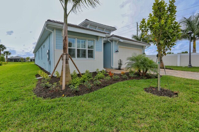 Building Photo - **Brand New, Bright & Beautiful Bonita Spr...