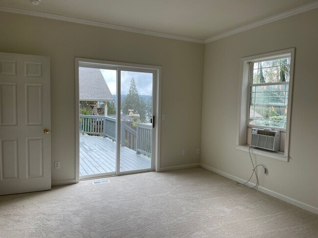 Building Photo - Lovely Home in Holmes Harbor with a Short Term Lease!