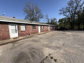Building Photo - 1502 W South St