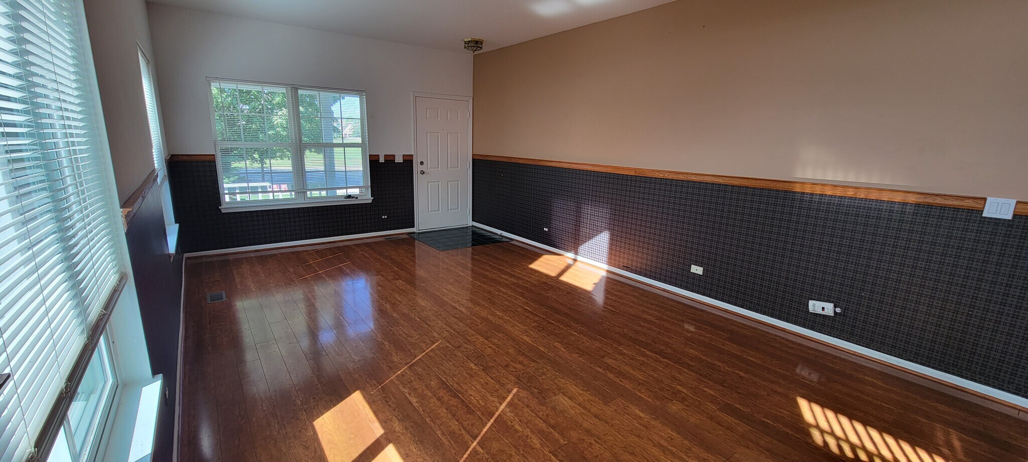 Building Photo - 2524 Warm Springs Ln
