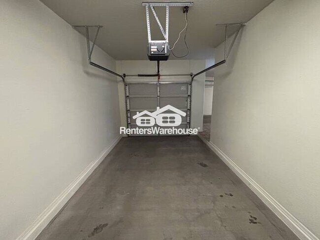 Building Photo - North Phoenix Oasis in a 3-BD Single Family House!