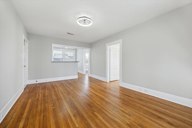 Building Photo - 1536 Michigan St