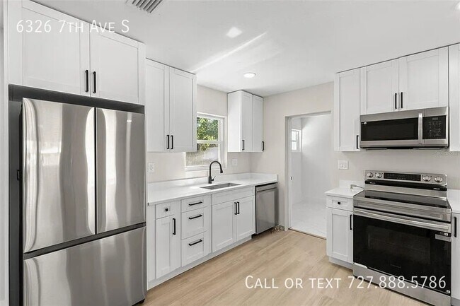 Building Photo - 6326 7th Ave S