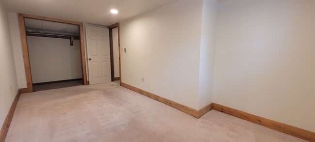 Building Photo - First floor one bedroom apartment in Leola