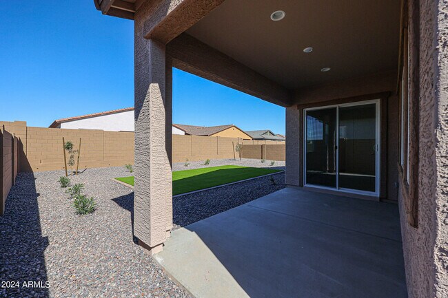 Building Photo - 7702 W Jackrabbit Ln