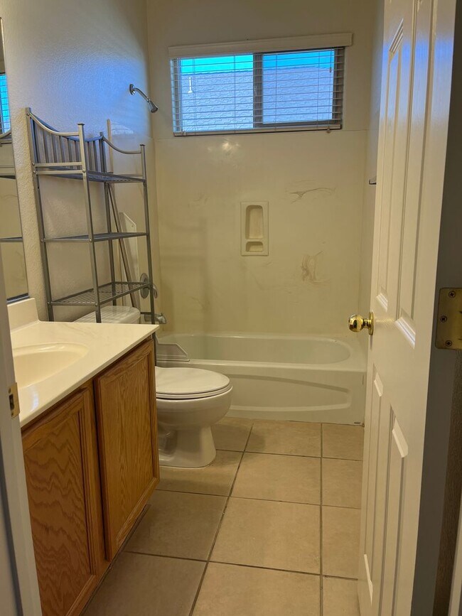 Building Photo - Easy living