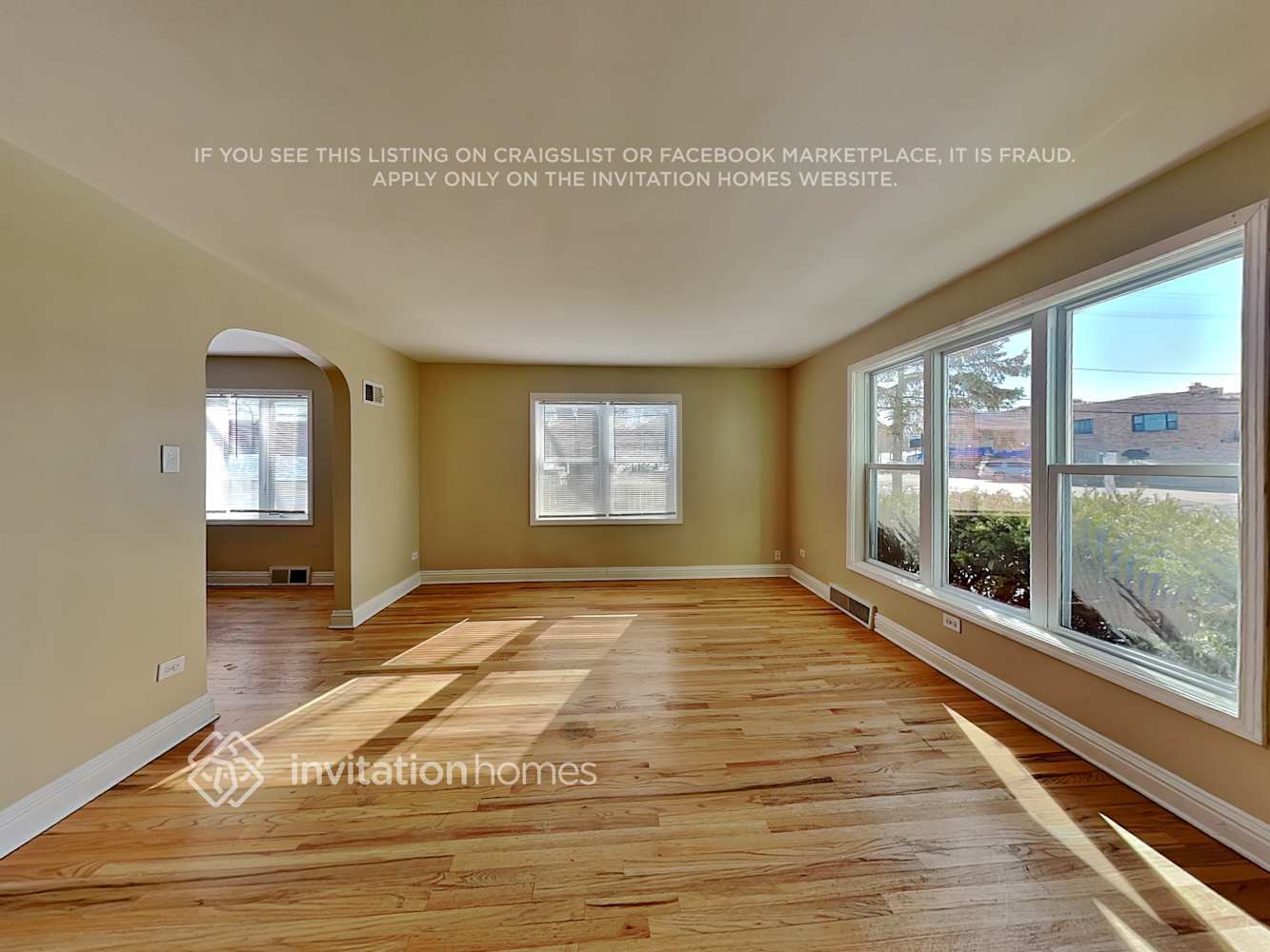 Building Photo - 4419 N Nagle Ave