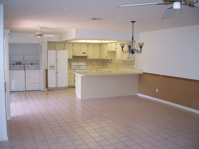 Building Photo - 26977 Spanish Gardens Dr