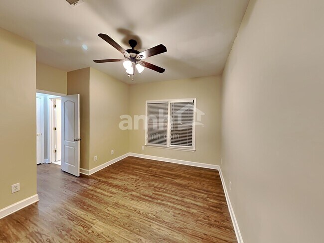 Building Photo - 3178 Vickery Dr NE