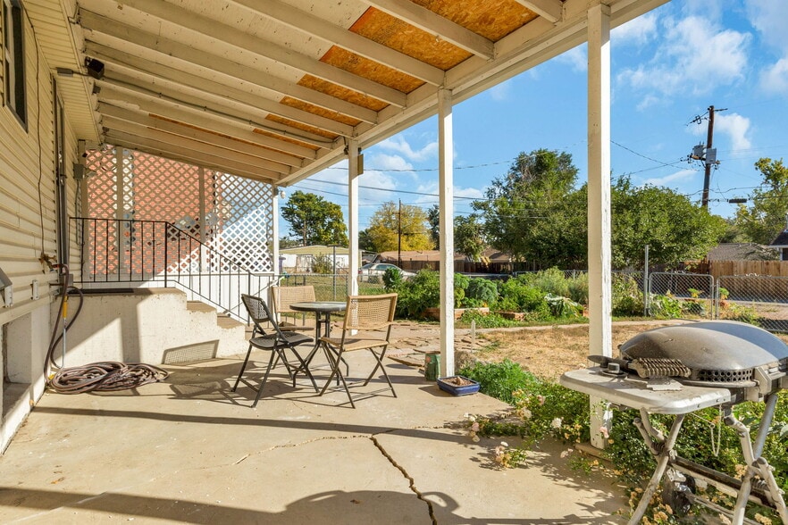 Building Photo - 940 Quitman St