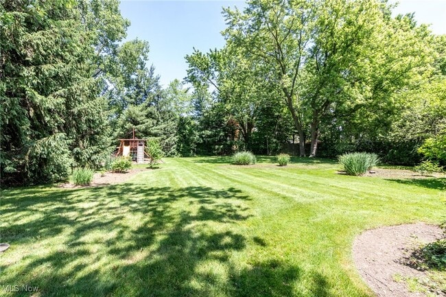 Building Photo - 25035 Penshurst Dr