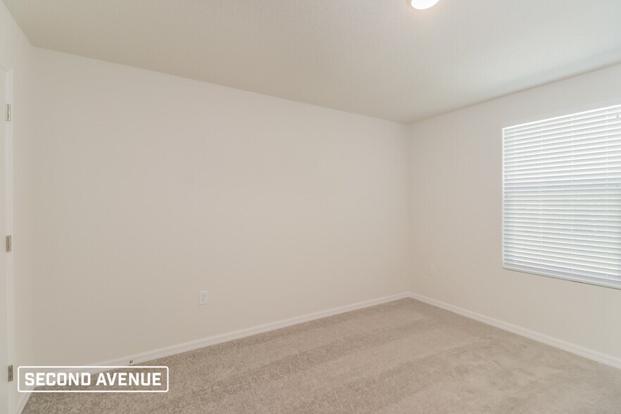 Building Photo - 9640 N Gaillardia Way