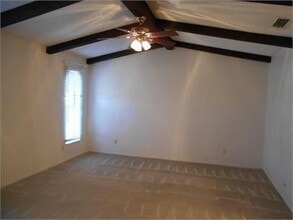 Building Photo - 3315 Kensington Dr