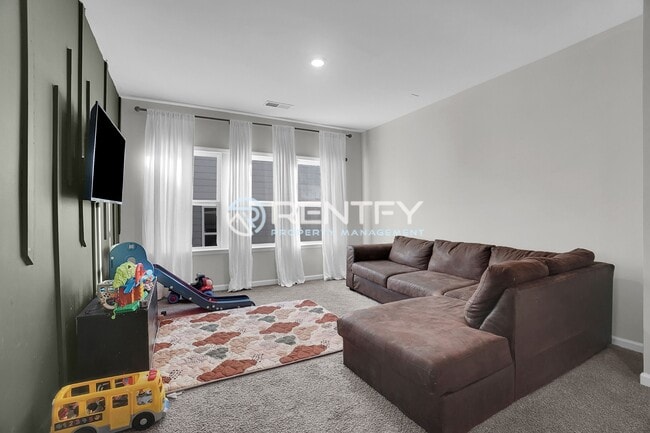 Building Photo - 211 Tetcott St