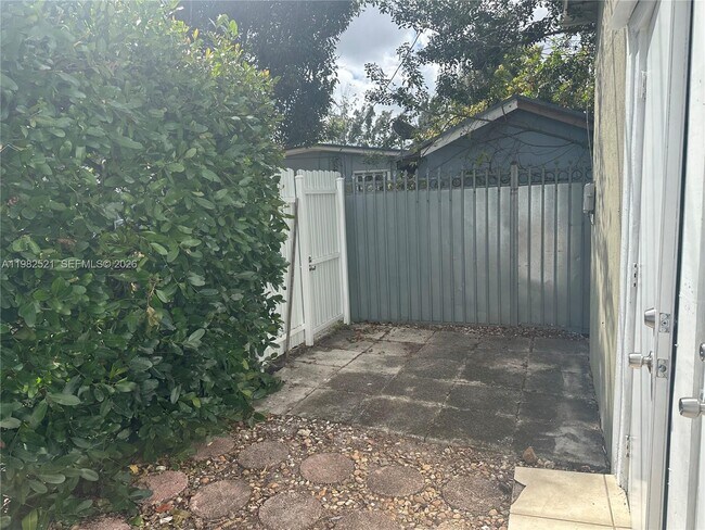 Building Photo - 11440 SW 47th St