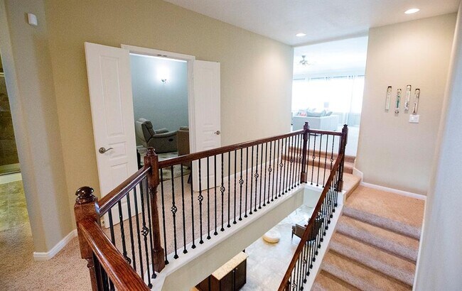 Building Photo - 25630 Foxrun Vista Dr