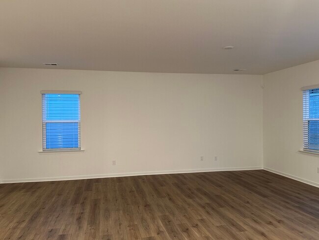 Building Photo - 721 Groover St