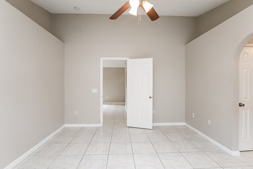 Building Photo - 417 Delicata Dr