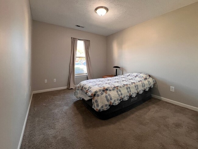 Building Photo - 2B1b Apartment Sublease Available at Cheswick Village