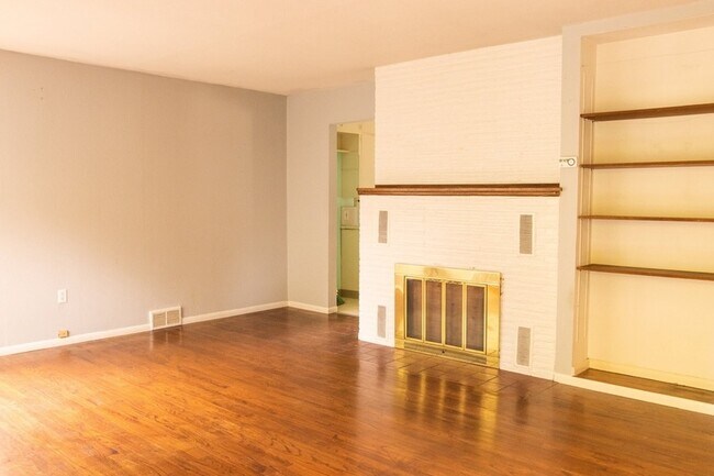 Building Photo - 7307 23rd Ave NE