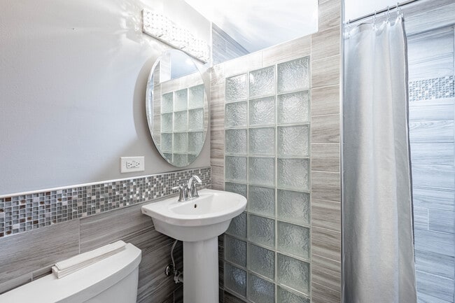 Building Photo - 8912 S Ryan Rd