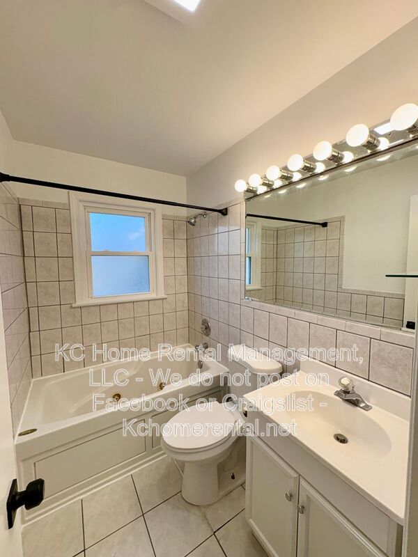 Building Photo - 9001 Jarboe St